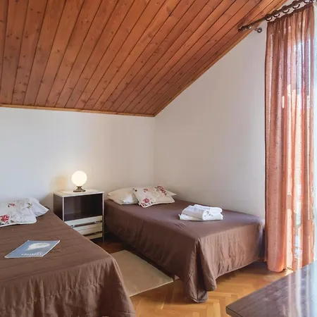 Holiday Home Pula Pomer