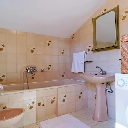펜션 3 Bedroom Beautiful In 풀라