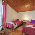 Holiday Home Pula Pomer Дом отдыха