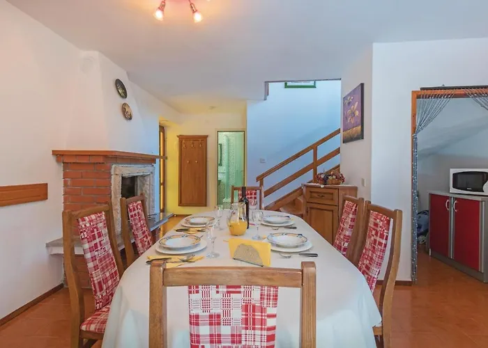 Holiday Home Pula Pomer Дом отдыха