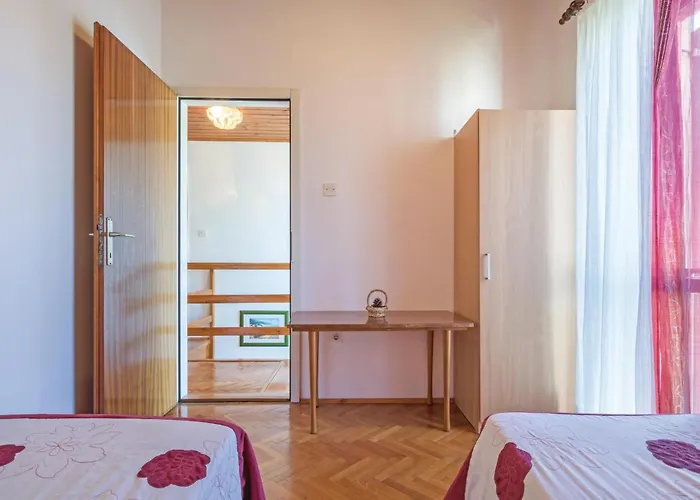 Дом отдыха Holiday Home Pula Pomer Пула